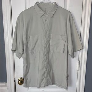 Lululemon Relaxed Fit Short Sleeve Button Shirt Men's Large Bone Cream Boxy